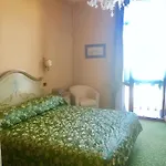 Riviera Hotel