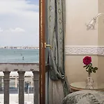 Riviera Hotel