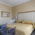 Hotel Riviera 3*