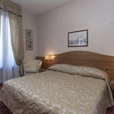 Riviera Hotel