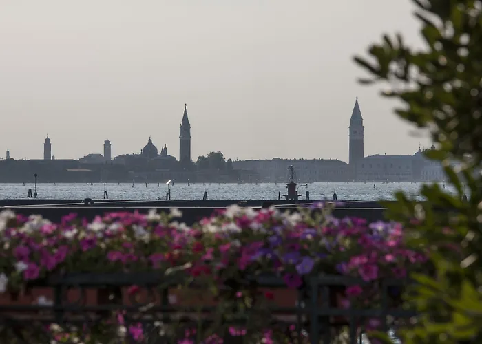 Riviera Ξενοδοχείο 3*